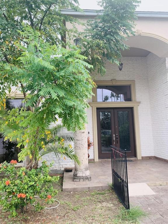 Brownsville Comfort 2 Bedroom 1 Bath , Spacious Kitchen And Outdoor Home Esterno foto